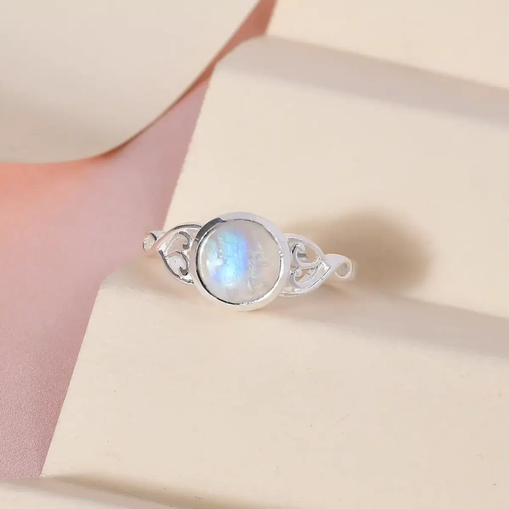 Kuisa Rainbow Moonstone Solitaire Ring in Sterling Silver