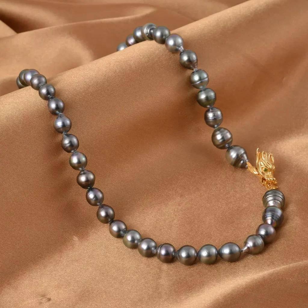 How to Use a Safety Clasp on Your Pearl Necklace: A Step-by-Step
