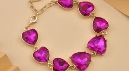 Fuchsia Color Glass Heart Bracelet in Goldtone